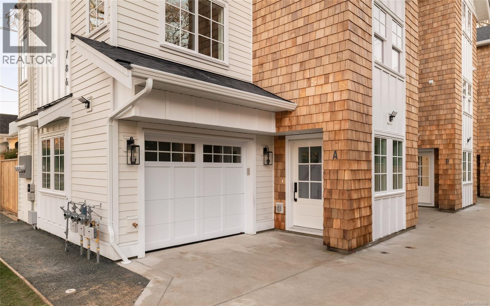 B 786 St. Patrick Street, Oak Bay