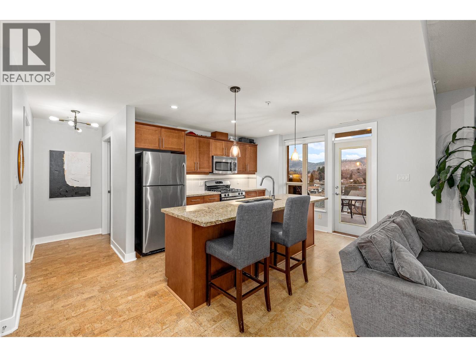 #504 1160 Bernard Avenue - 2