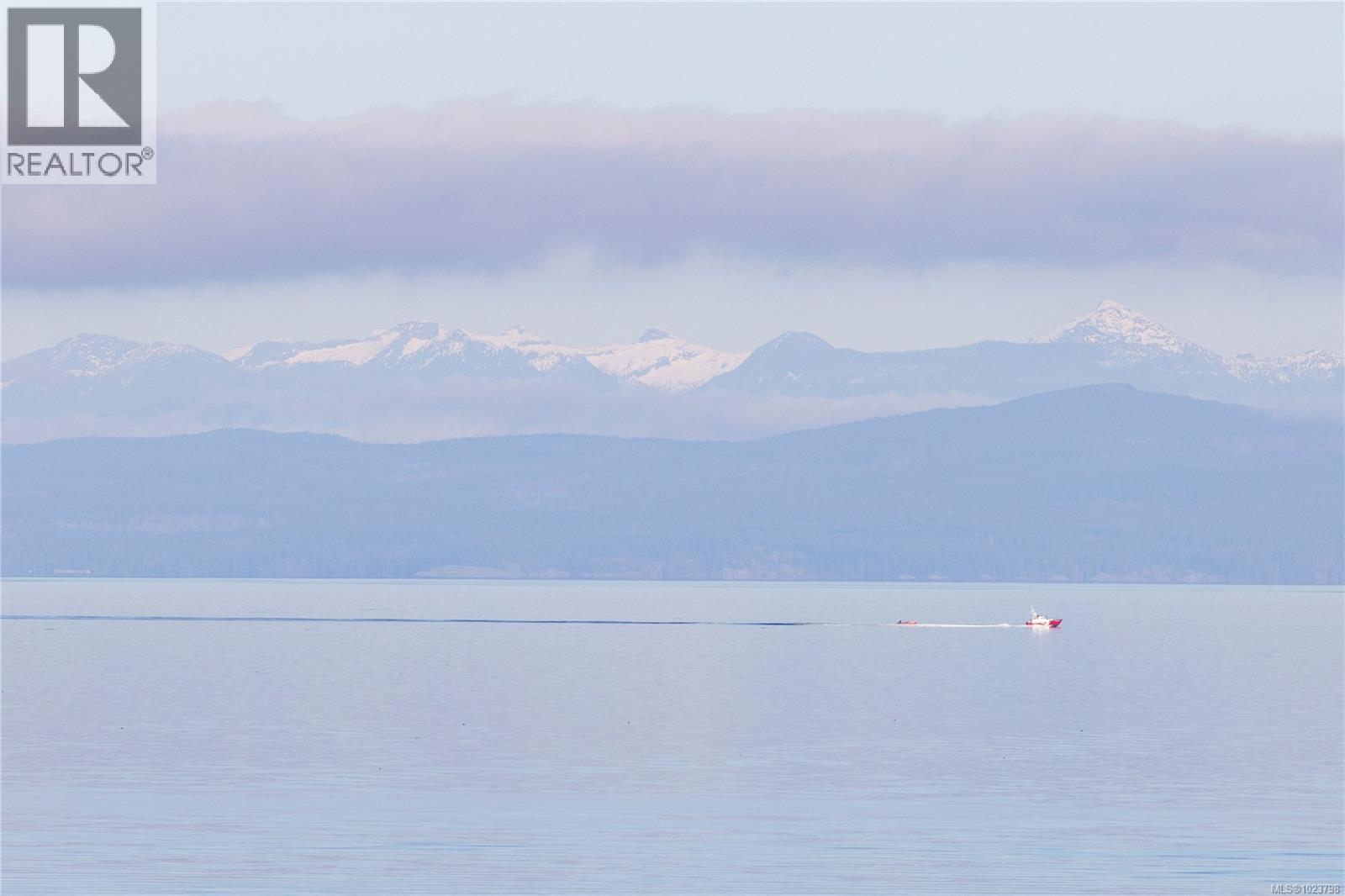 5171 Island Hwy W, Qualicum Beach