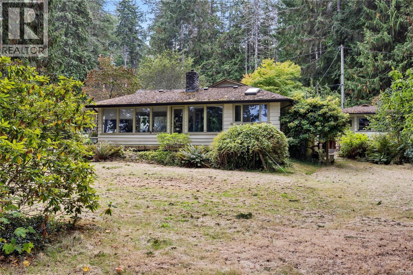 5171 Island Hwy W, Qualicum Beach