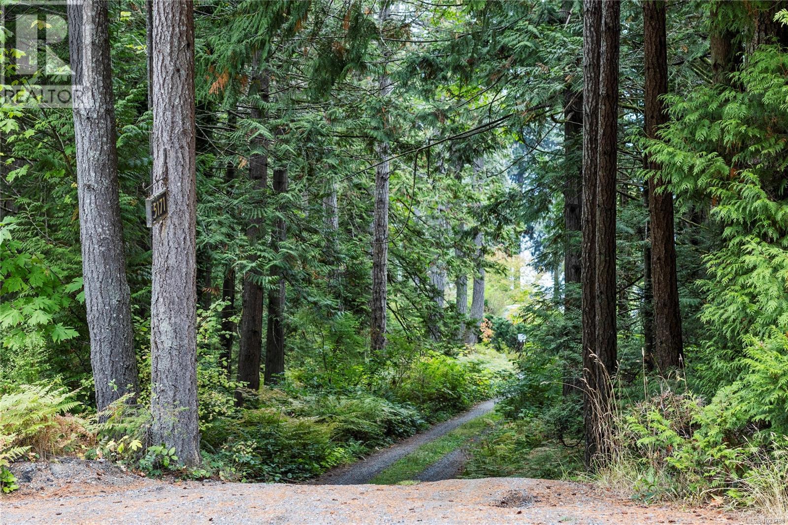 5171 Island Hwy W, Qualicum Beach