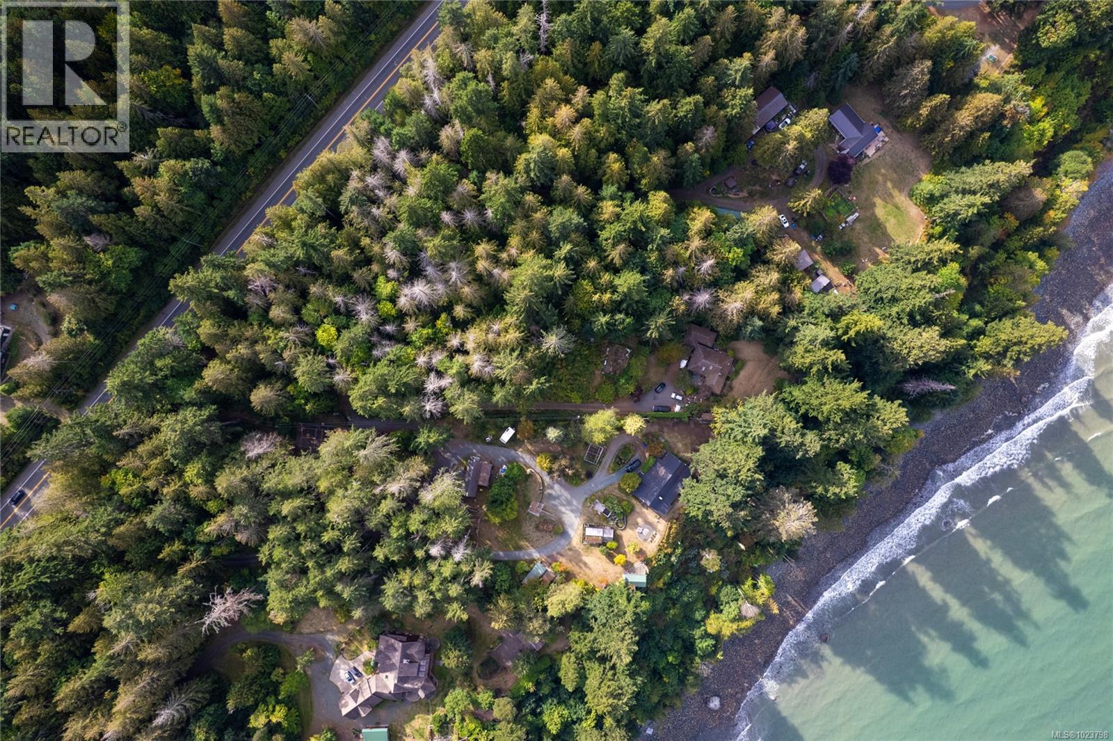 5171 Island Hwy W, Qualicum Beach