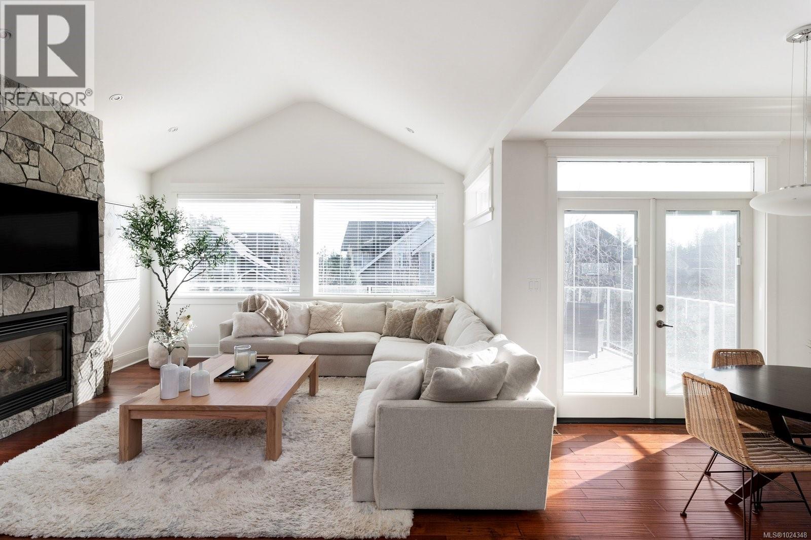 2145 Players Dr, Langford