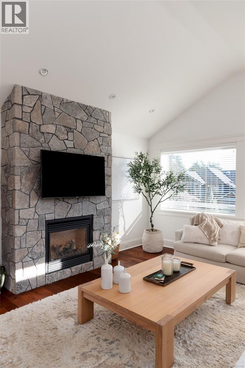 2145 Players Dr, Langford