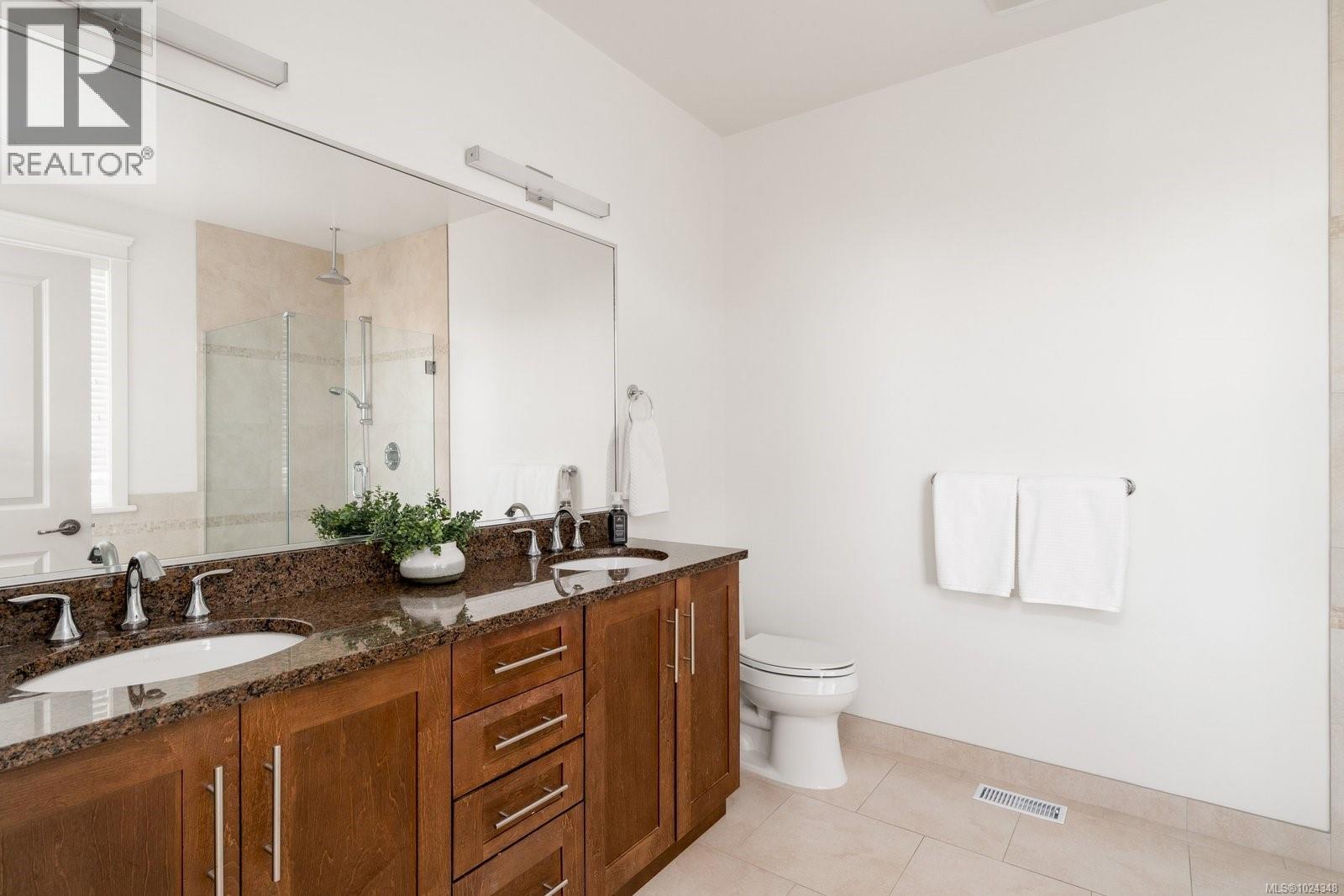 2145 Players Dr, Langford