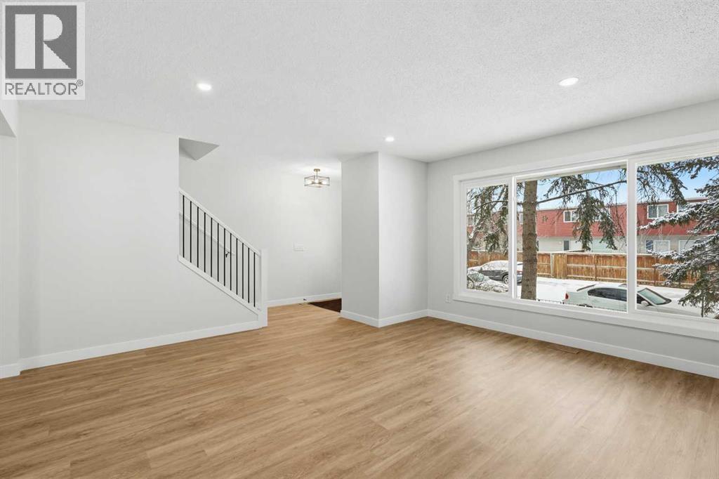 Single Family House for Sale in  Pensacola Crescent SE Penbrooke Meadows Calgary 