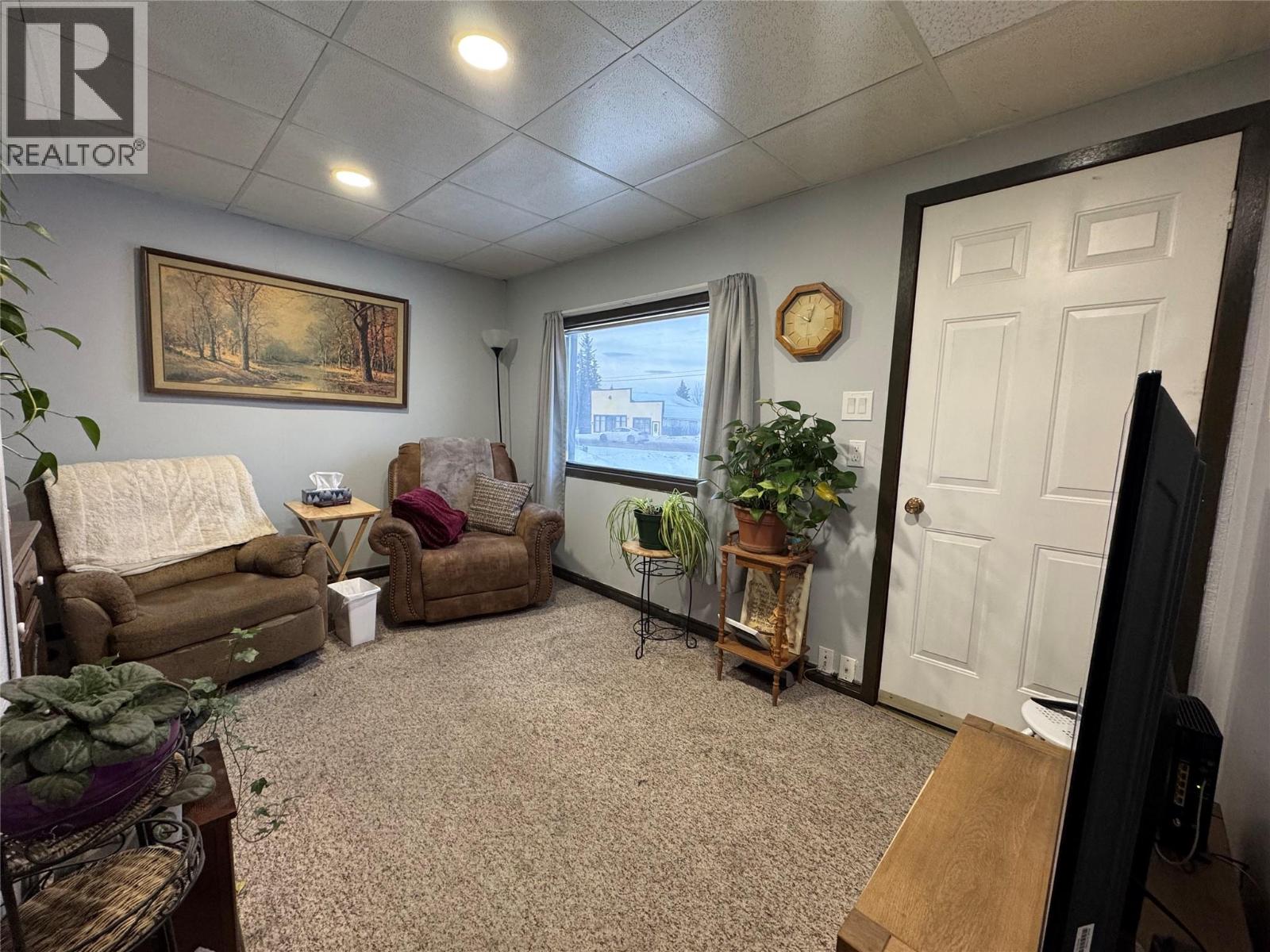 5007 Sukrit Parmar Lane, Pouce Coupe