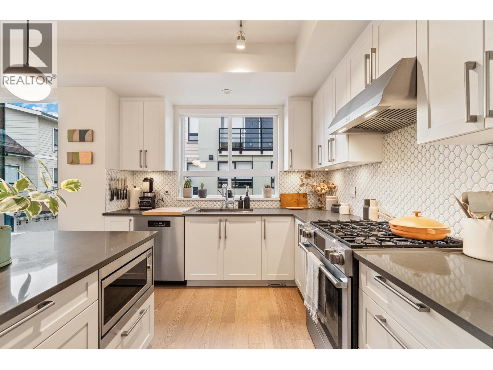 #60-10199 RIVER Drive, Richmond