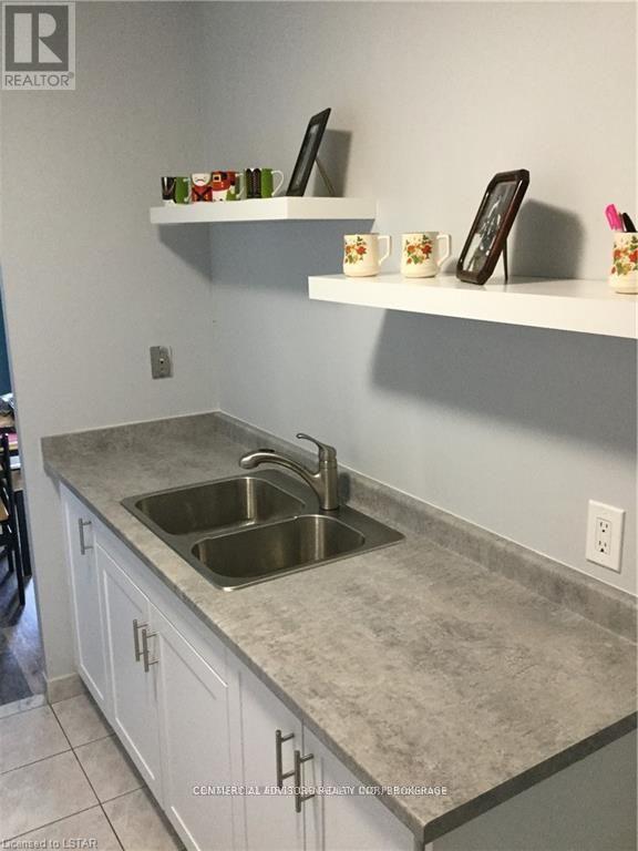 1103 Jalna Unit 202 photo 2