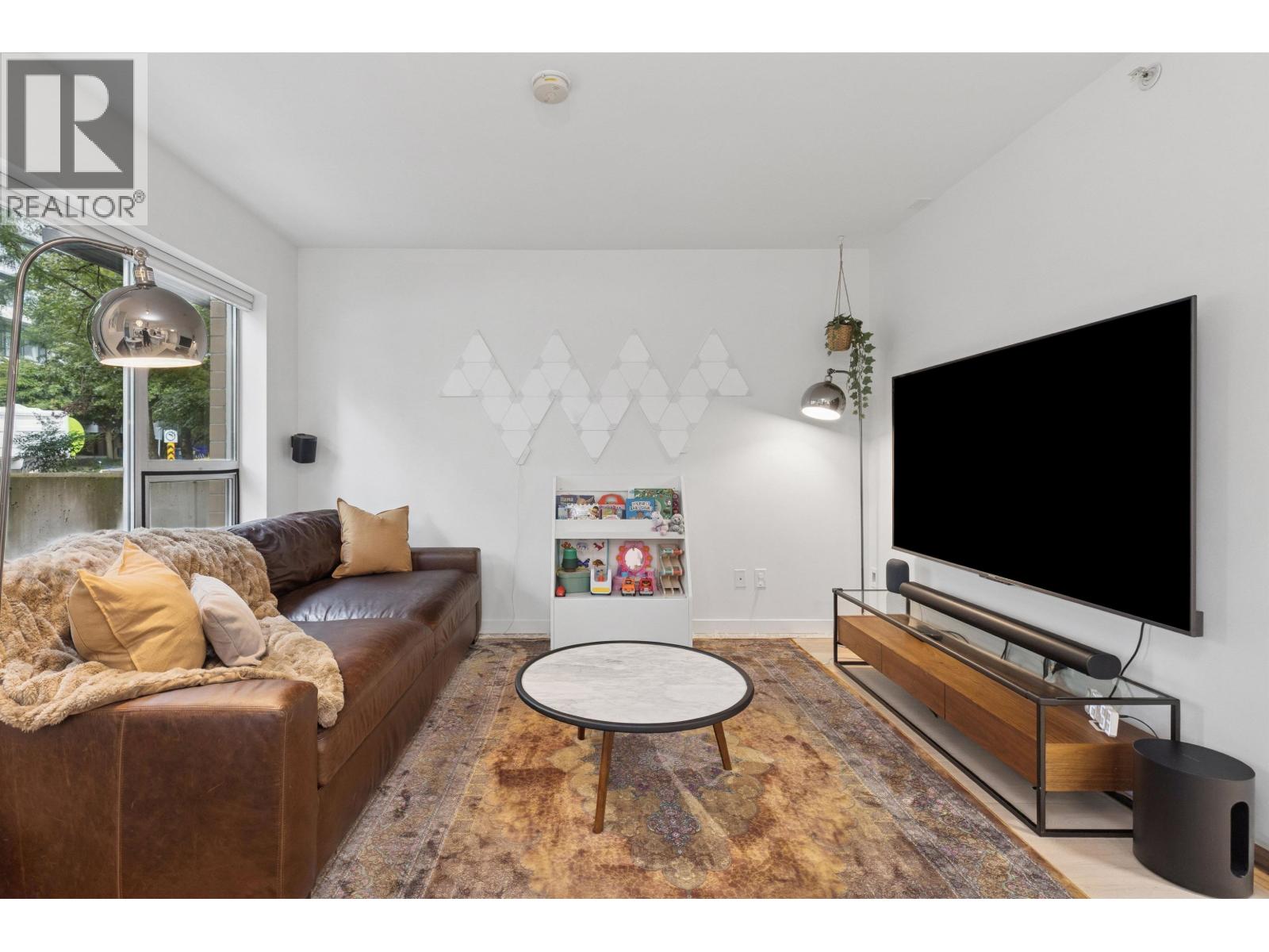 TH4 1288 CHESTERFIELD AVENUE, North Vancouver