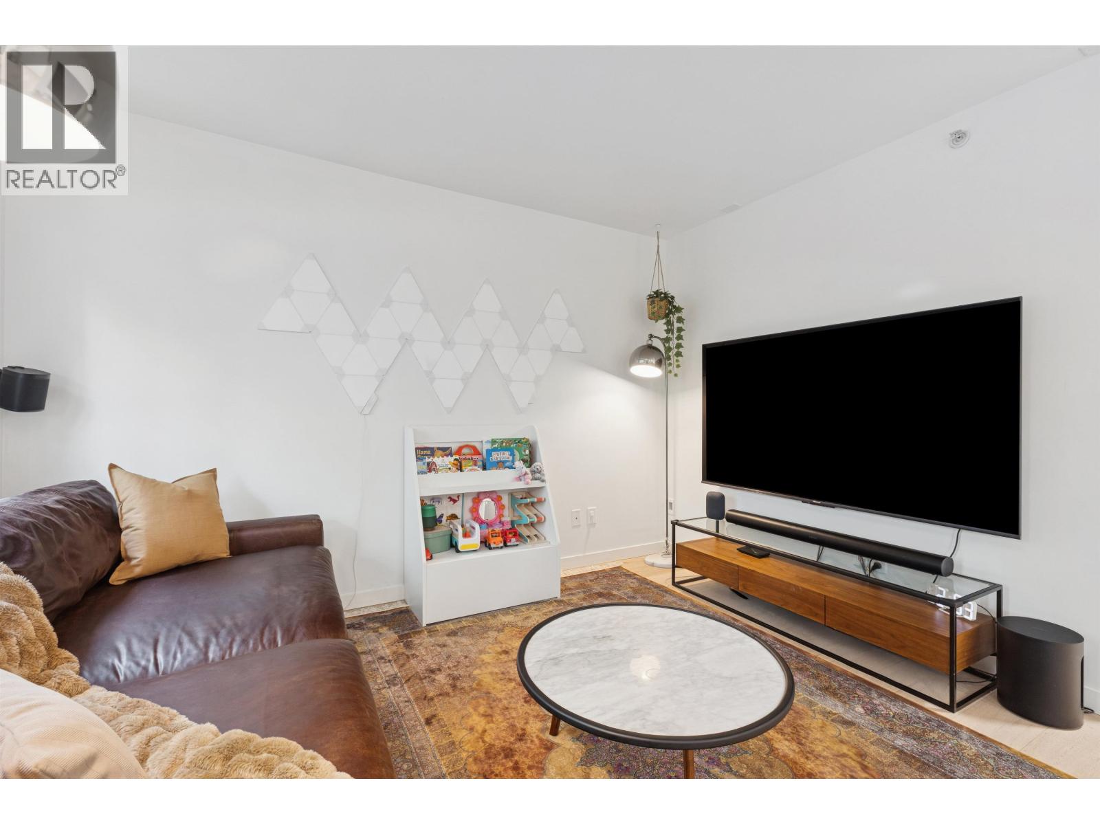 TH4 1288 CHESTERFIELD AVENUE, North Vancouver