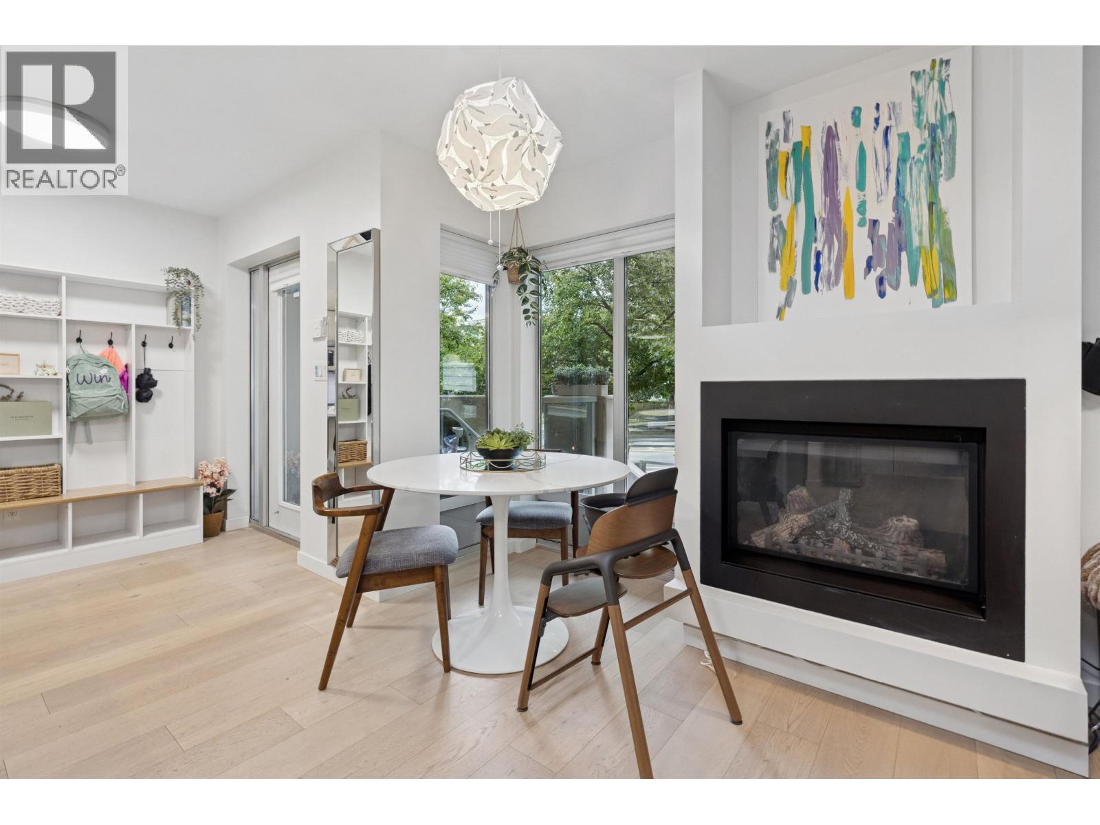 TH4 1288 CHESTERFIELD AVENUE, North Vancouver