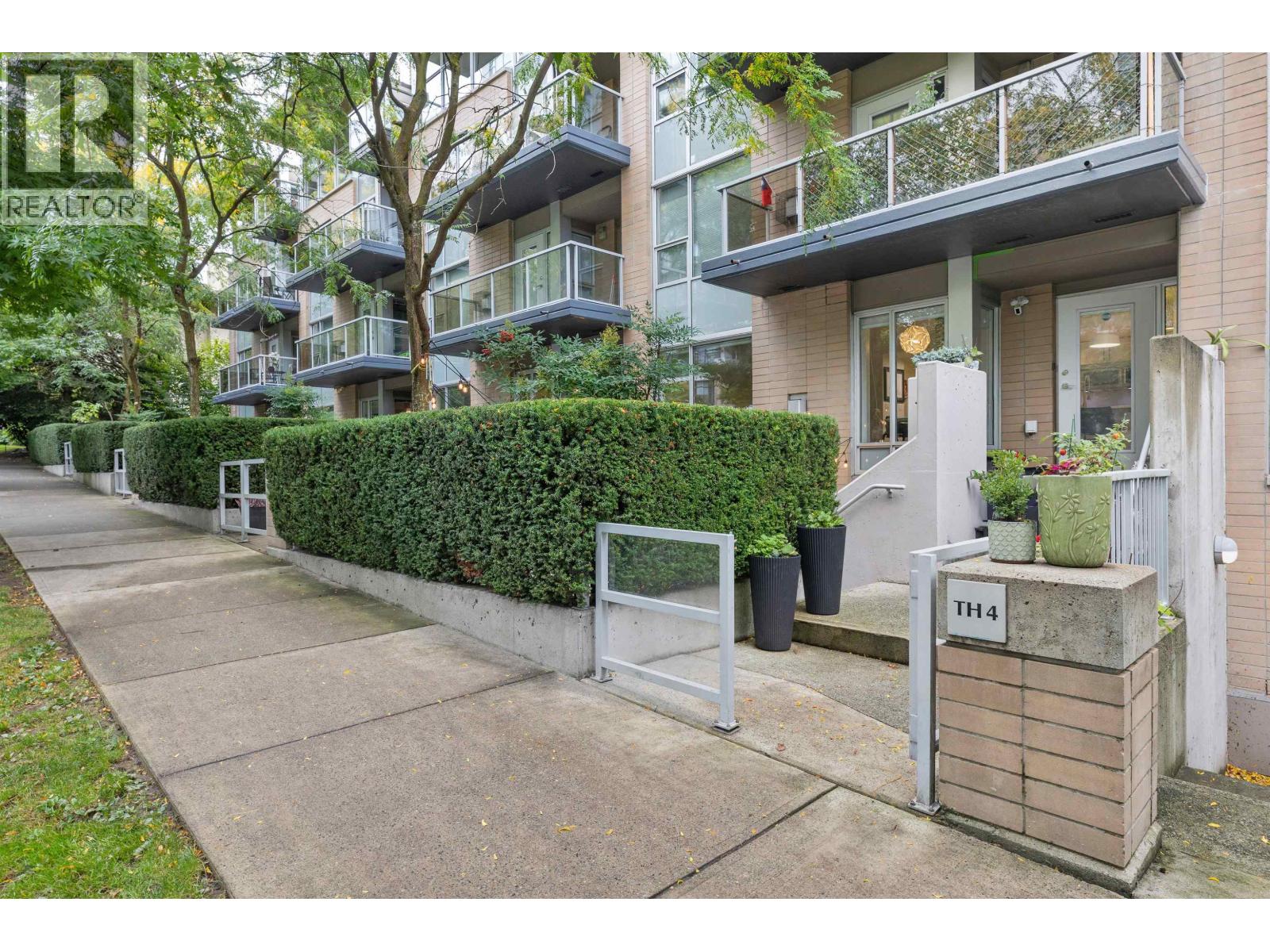 TH4 1288 CHESTERFIELD AVENUE, North Vancouver