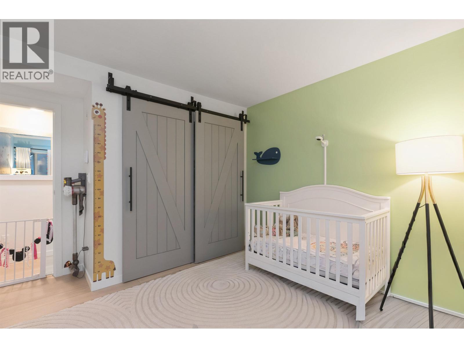 TH4 1288 CHESTERFIELD AVENUE, North Vancouver