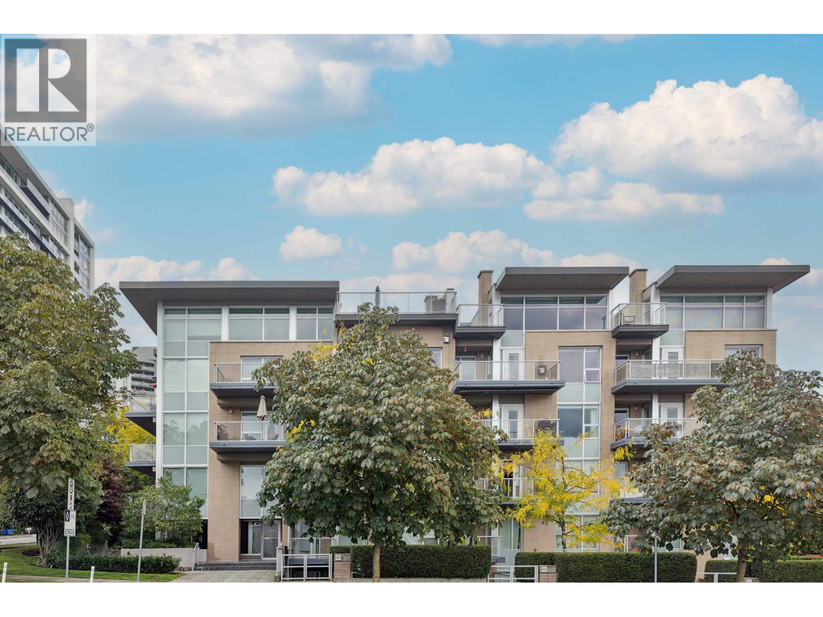 TH4 1288 CHESTERFIELD AVENUE, North Vancouver