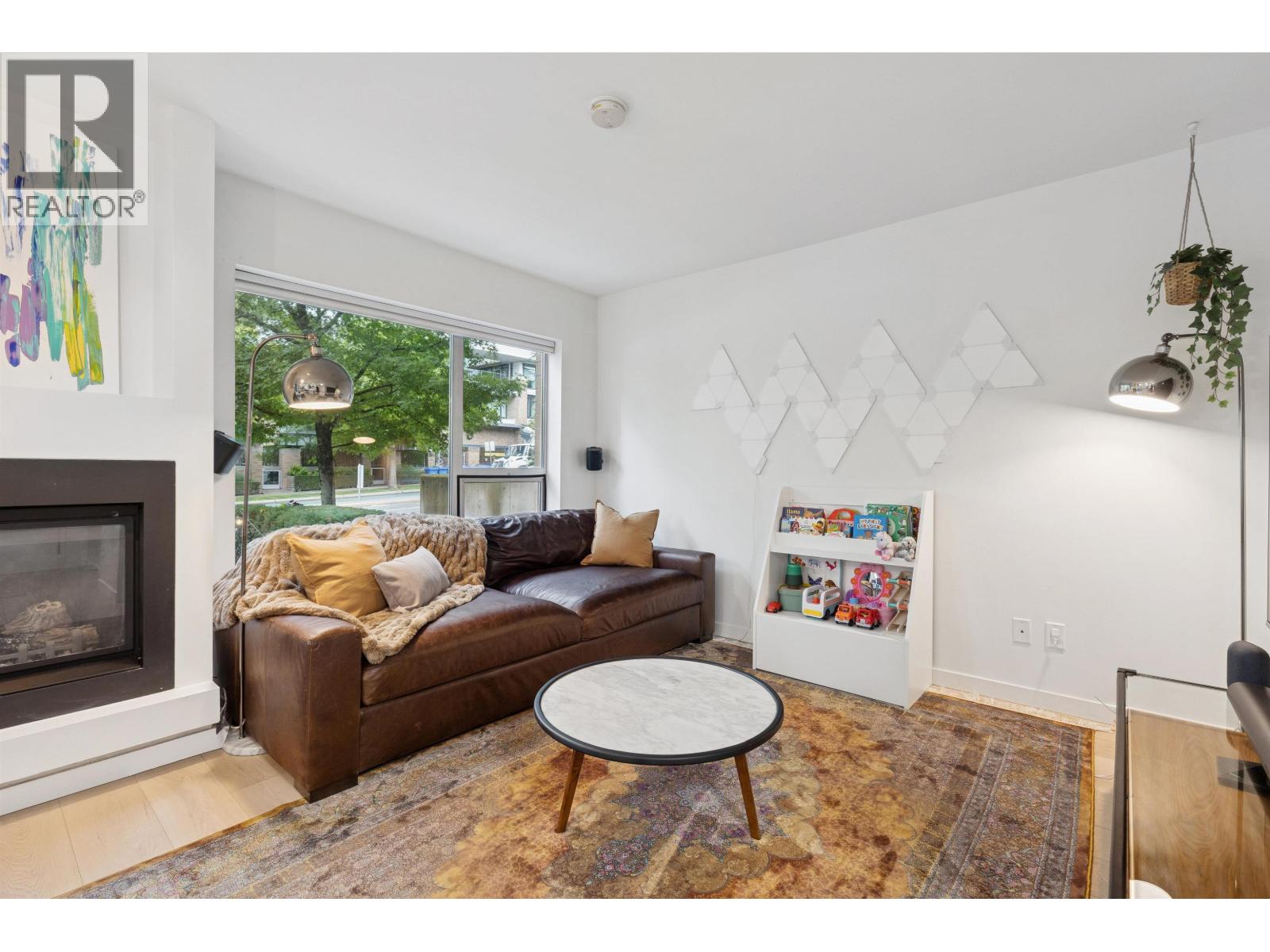 TH4 1288 CHESTERFIELD AVENUE, North Vancouver