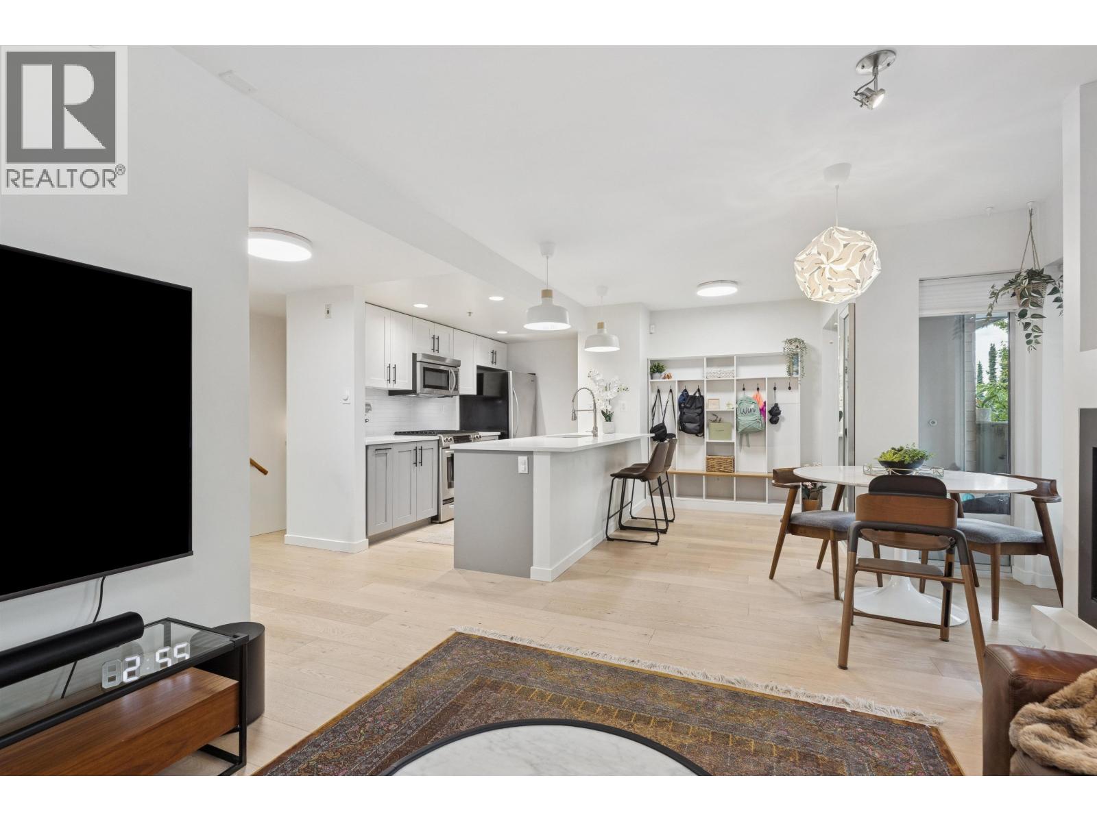 TH4 1288 CHESTERFIELD AVENUE, North Vancouver