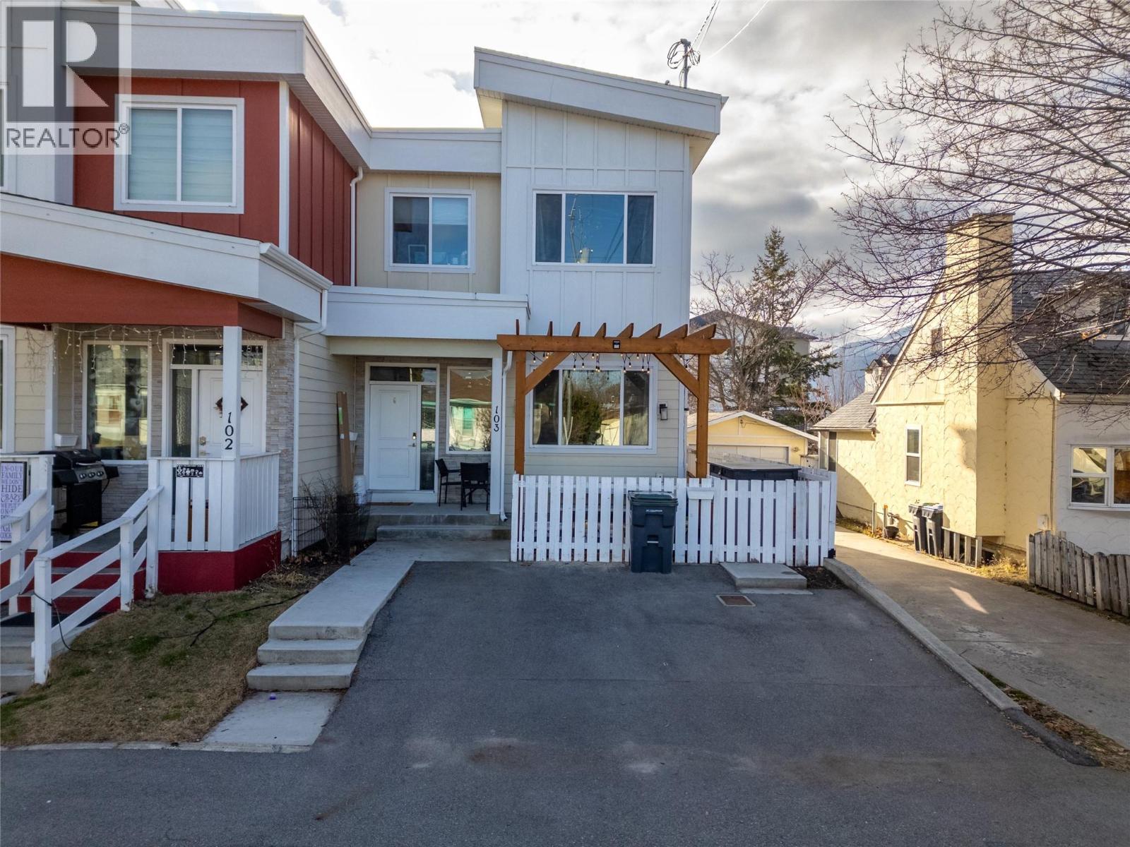 #103-102 Cossar Avenue, Penticton