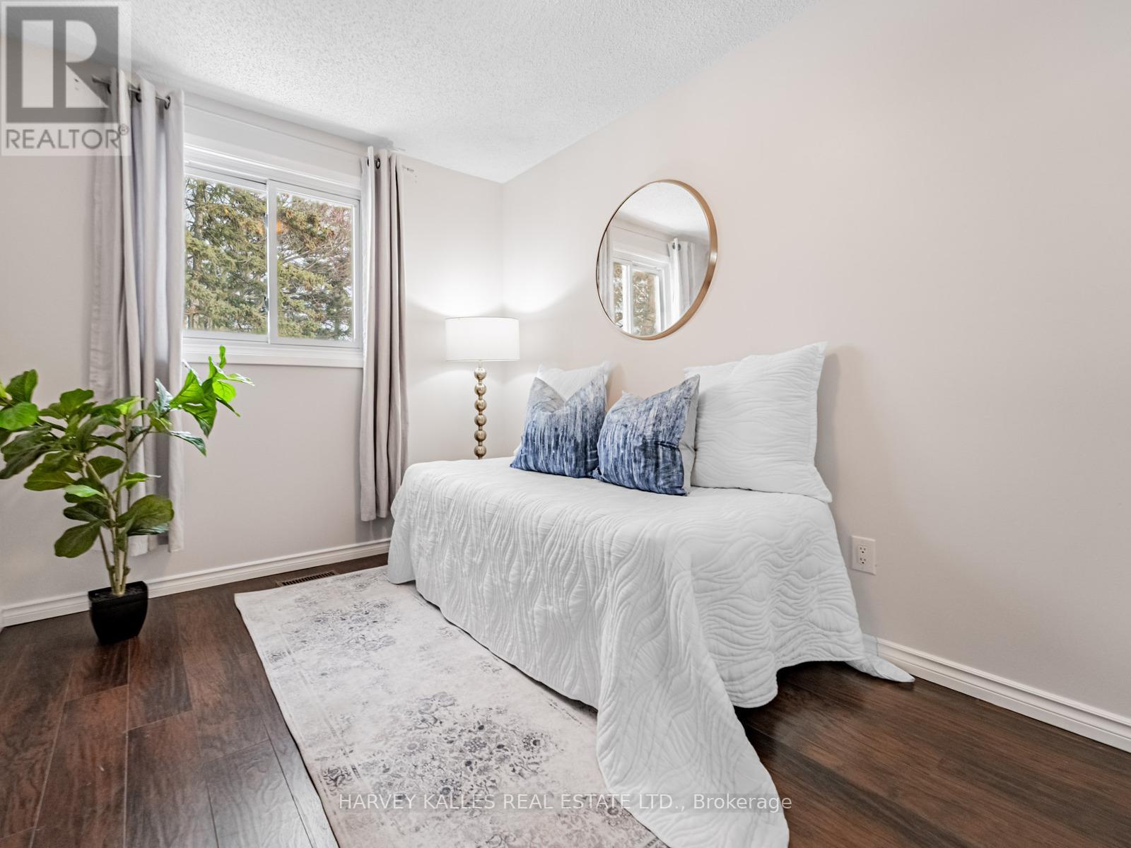 #63 3025 CEDARGLEN GATE - 21