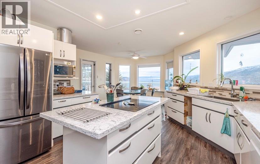 6063 Beatrice Road, Peachland