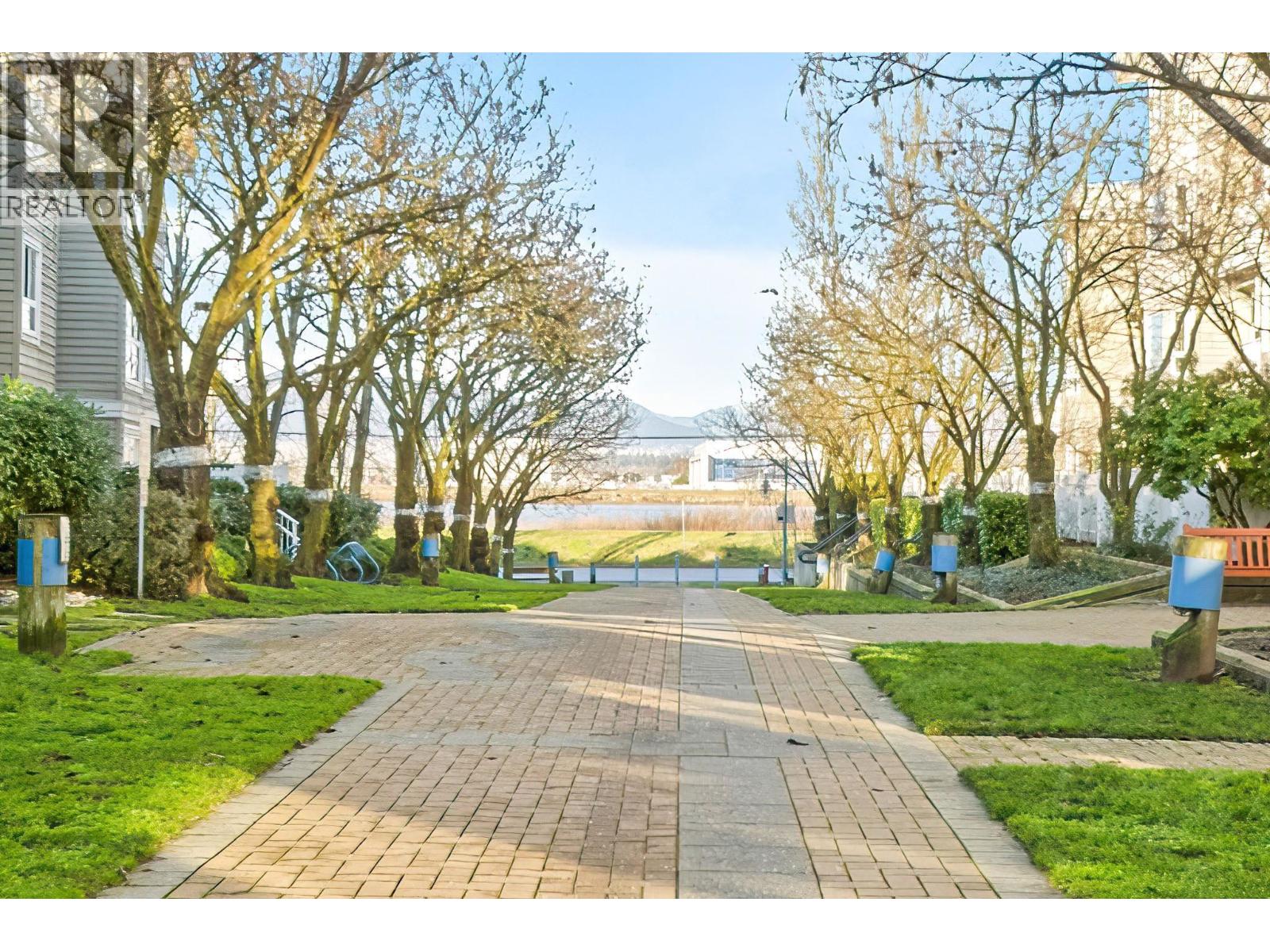 #118-5900 DOVER Crescent, Richmond