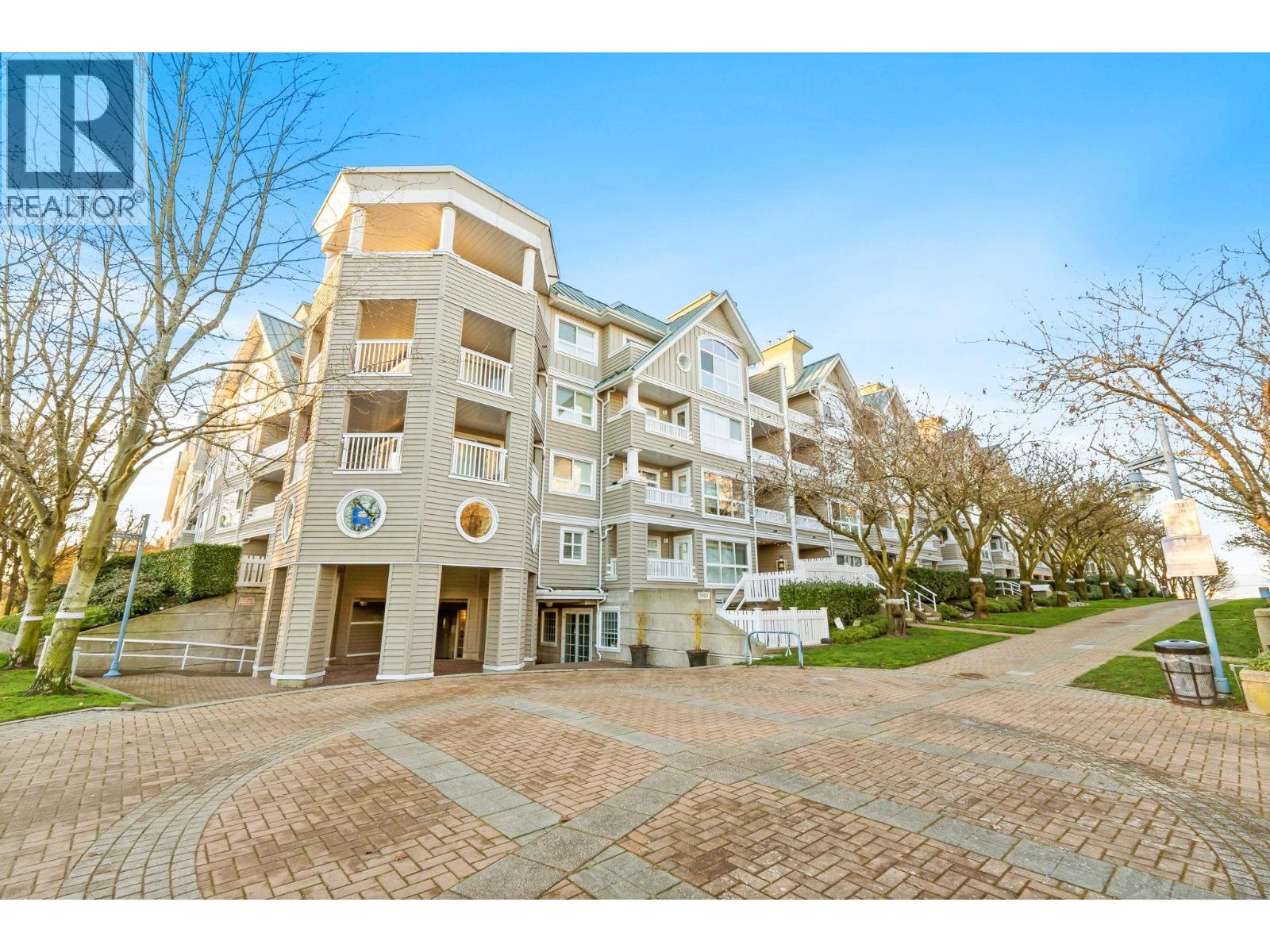 #118-5900 DOVER Crescent, Richmond