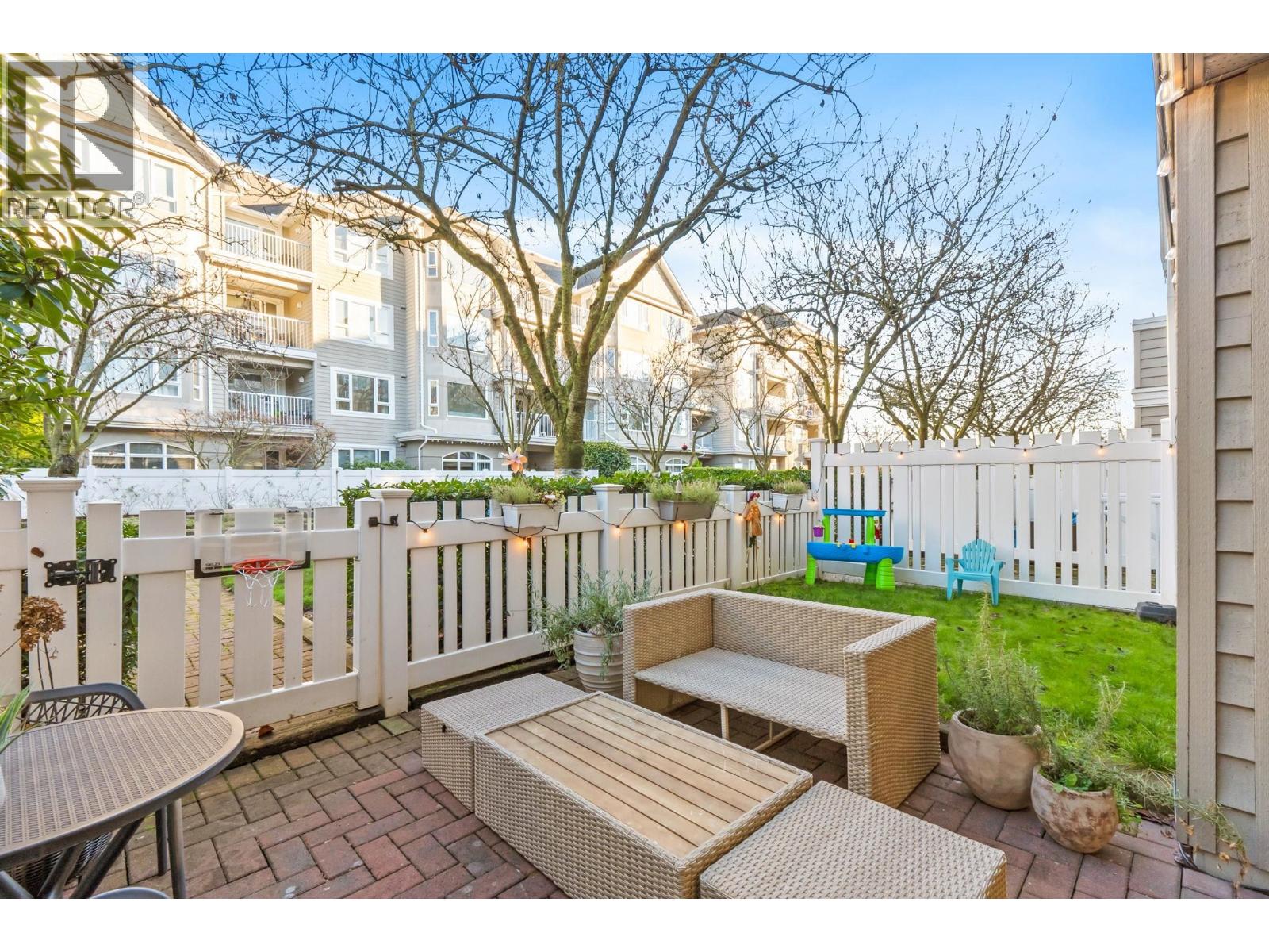 #118-5900 DOVER Crescent, Richmond