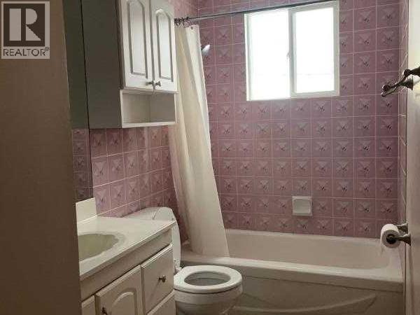 Single Family House 4 Level for Sale in  Penworth Road SE Penbrooke Meadows Calgary 