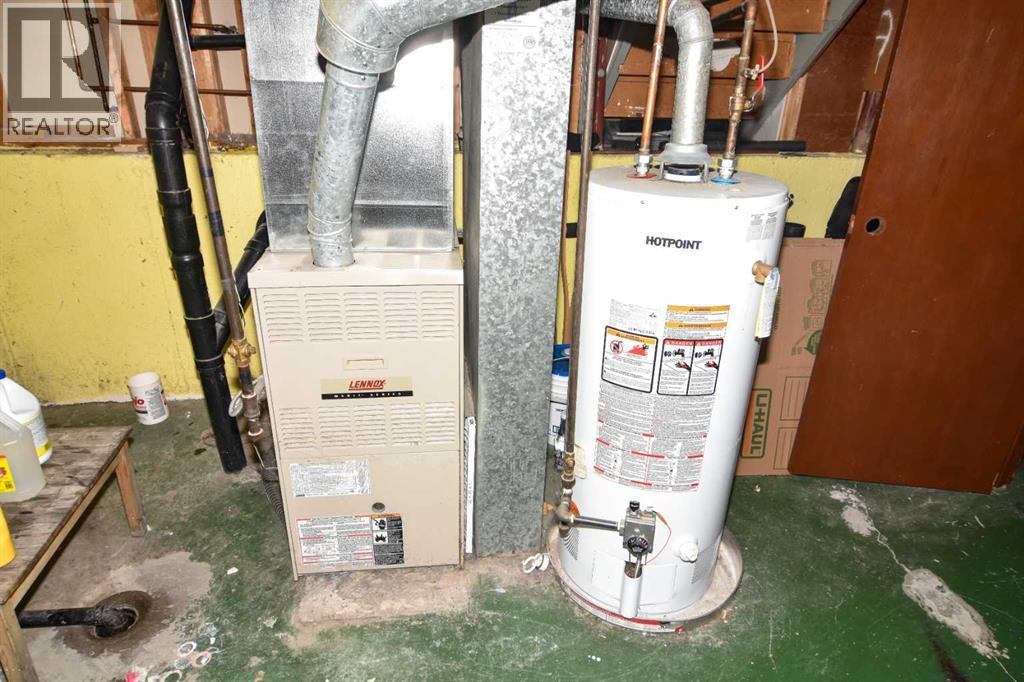 Single Family House 4 Level for Sale in  Penworth Road SE Penbrooke Meadows Calgary 