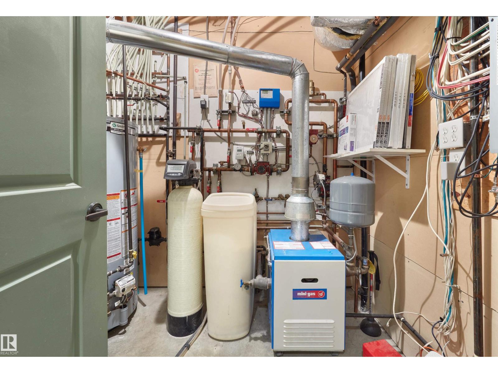 9135 117 ST NW, Edmonton