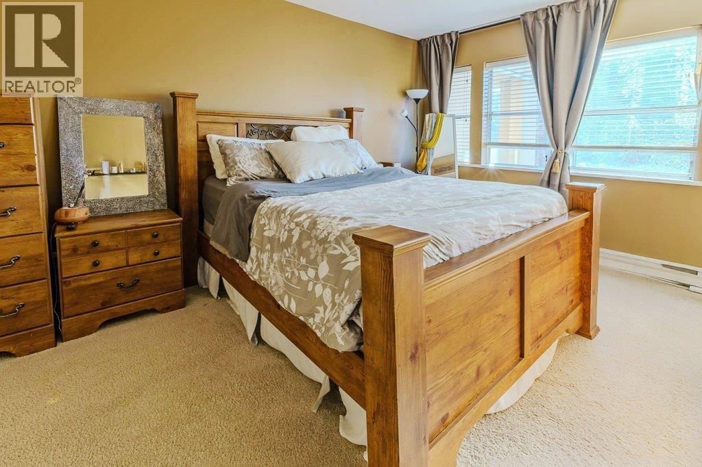 201 22722 LOUGHEED HIGHWAY, Maple Ridge