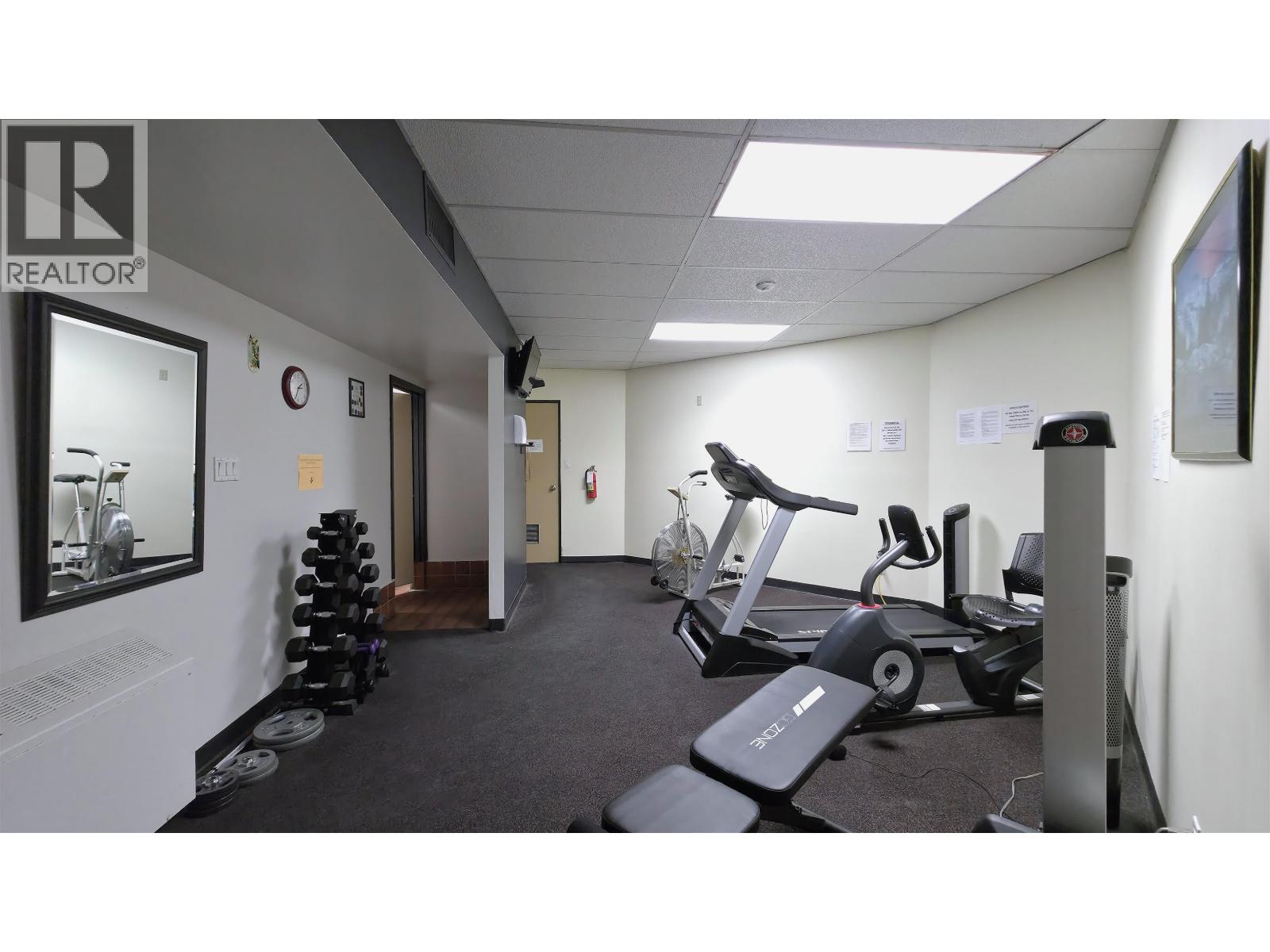 #323 4288 15TH AVENUE - 7