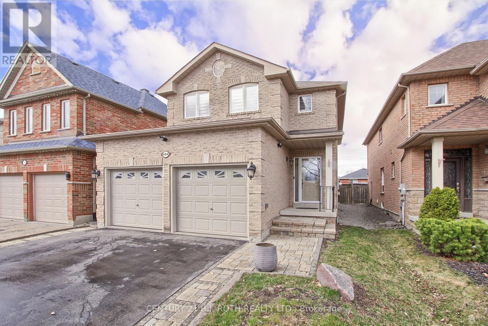 484 MENCZEL CRESCENT - 2