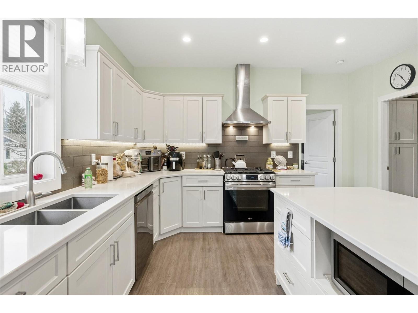 #14 351 Warren Avenue W - 11