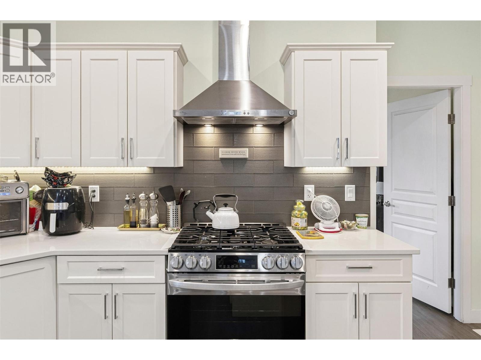 #14 351 Warren Avenue W - 12