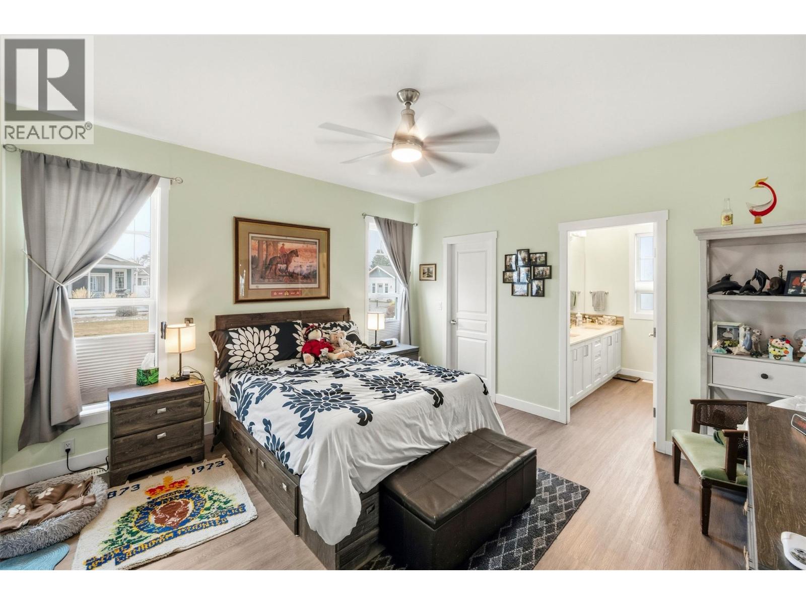 #14 351 Warren Avenue W - 13