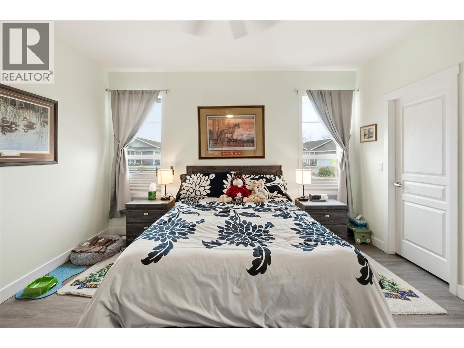 #14 351 Warren Avenue W - 14