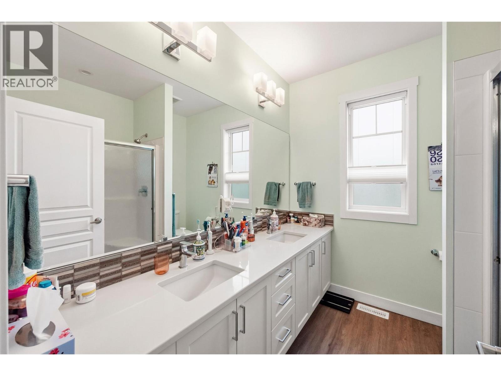 #14 351 Warren Avenue W - 16