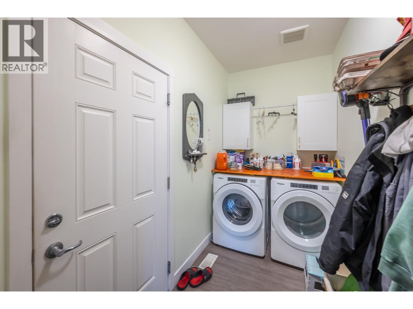 #14 351 Warren Avenue W - 23