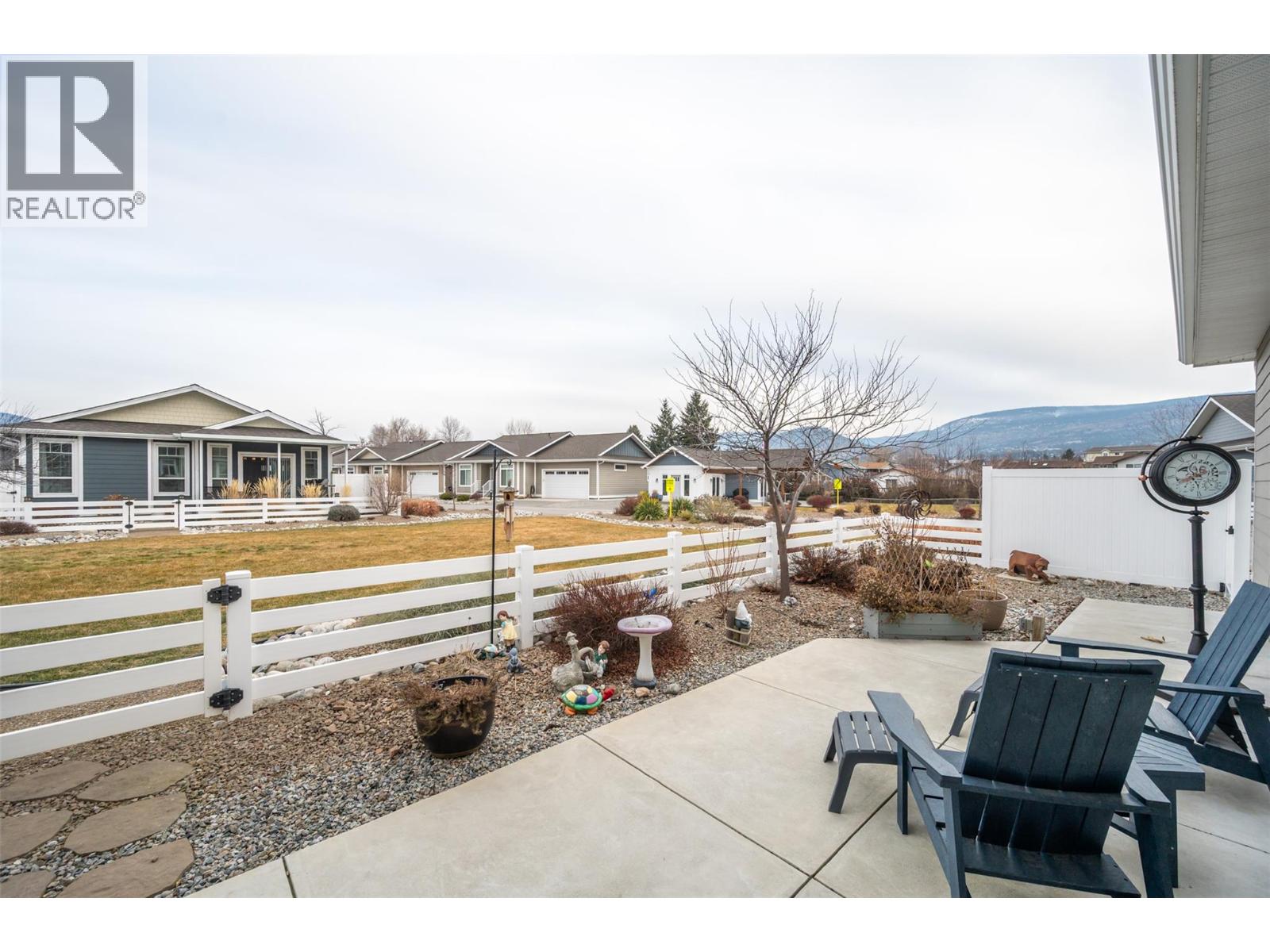 #14 351 Warren Avenue W - 28