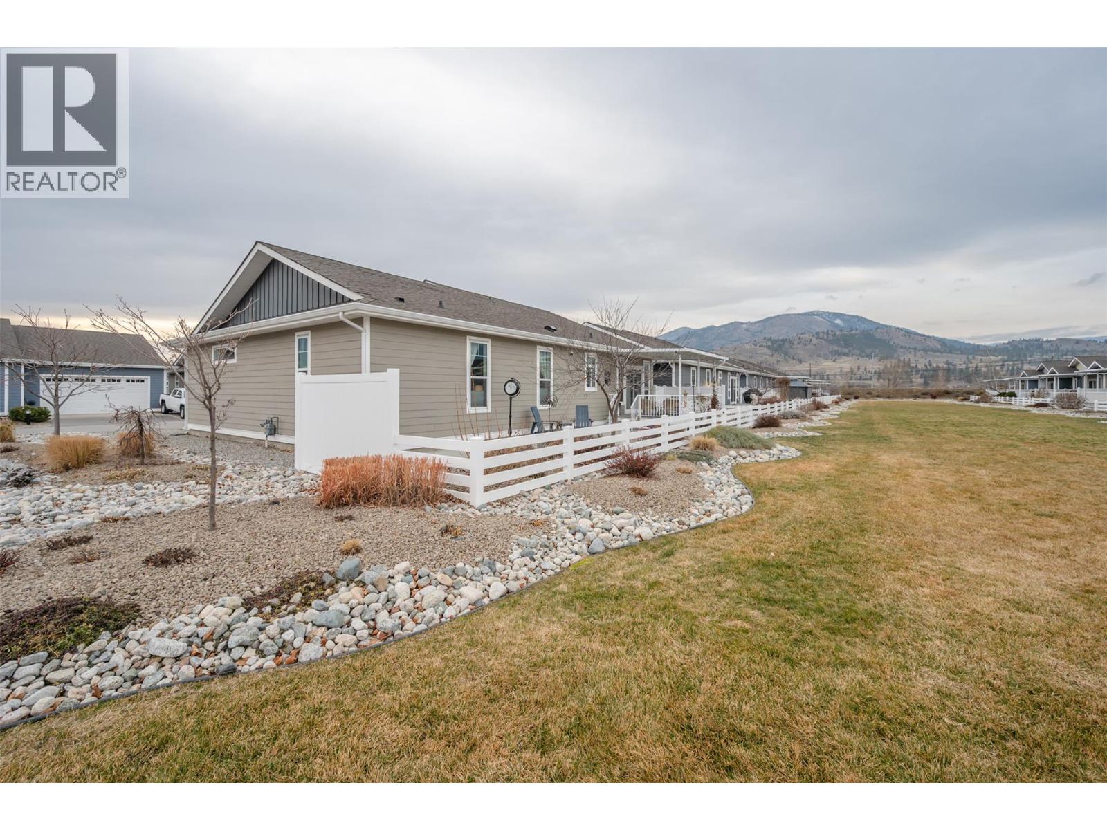 #14 351 Warren Avenue W - 31