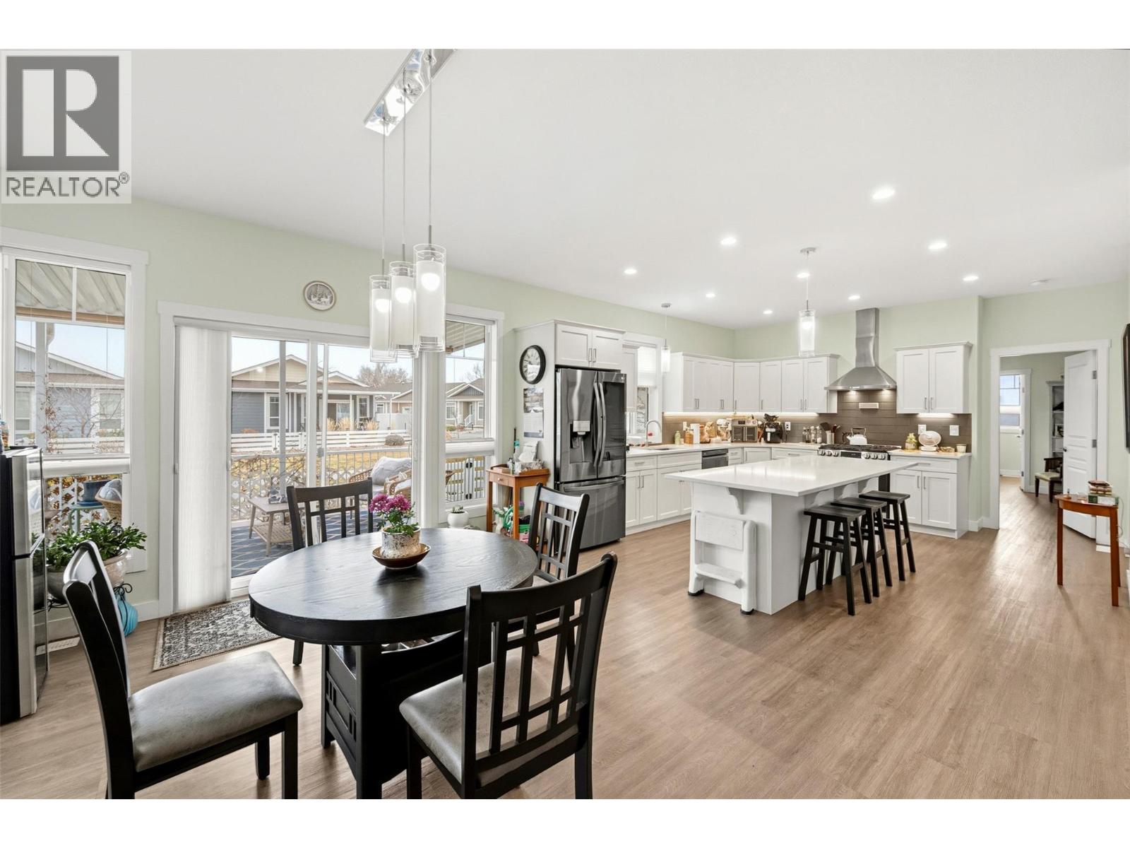 #14 351 Warren Avenue W - 6