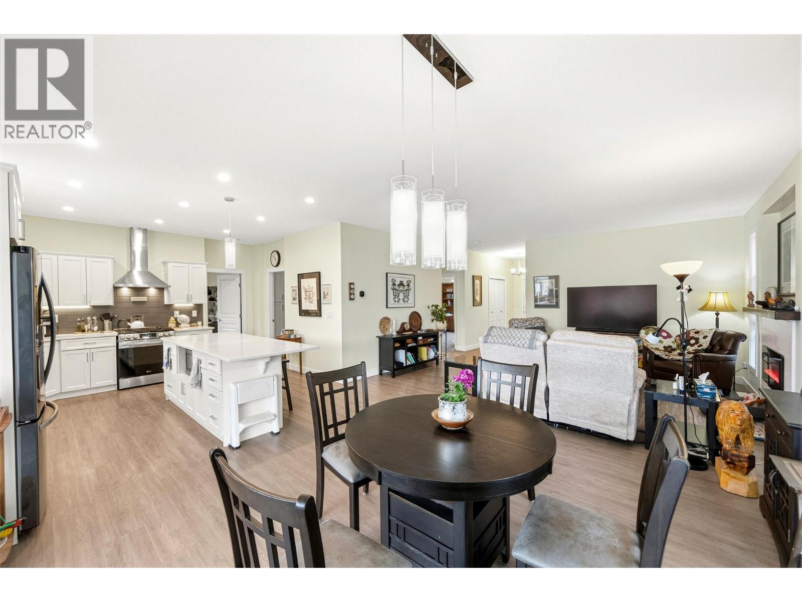 #14 351 Warren Avenue W - 7