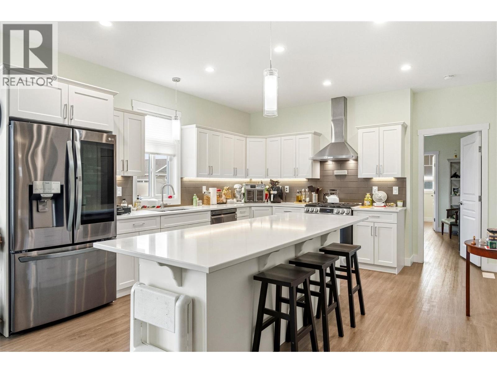 #14 351 Warren Avenue W - 8