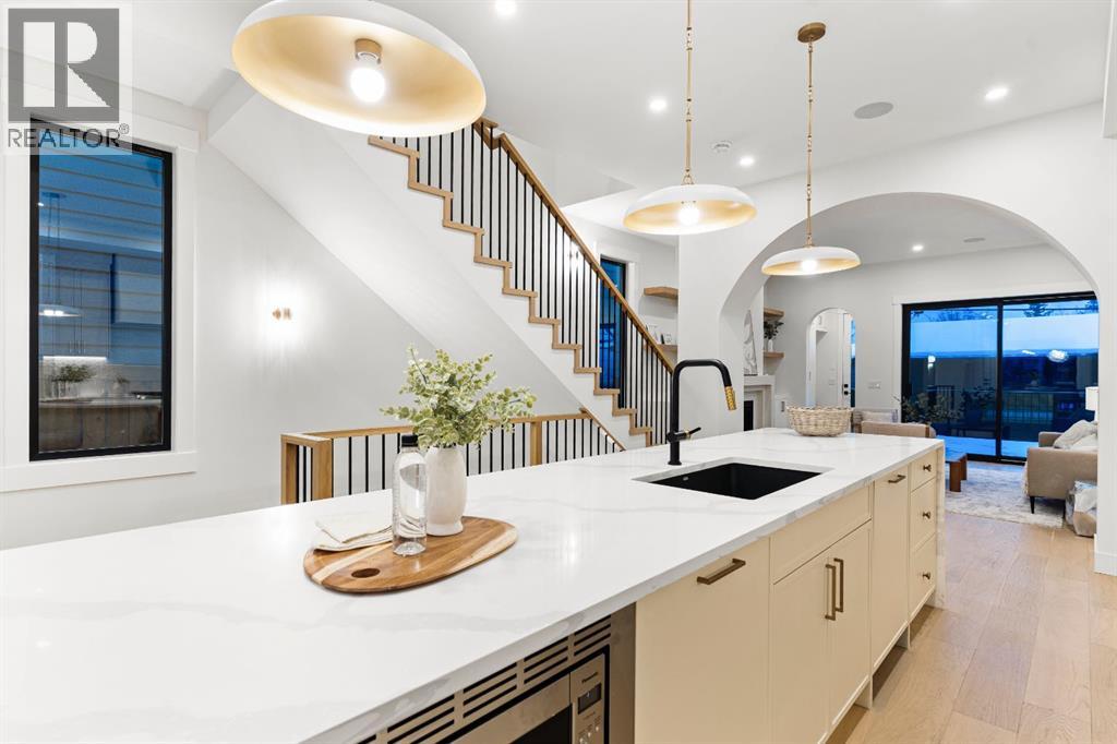 Single Family House for Sale in   Avenue SW Altadore Calgary 