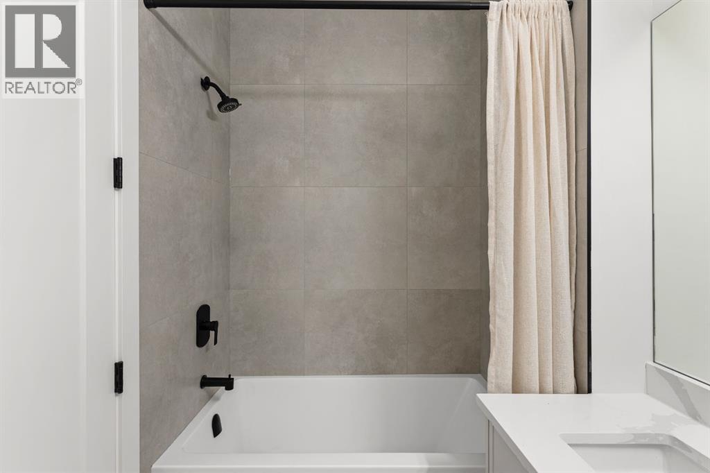 Single Family House for Sale in   Avenue SW Altadore Calgary 