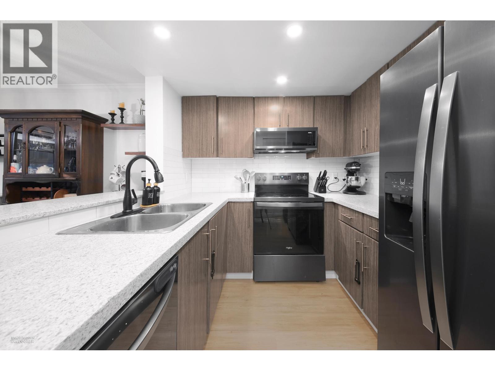 16 21550 CHERRINGTON AVENUE, Maple Ridge