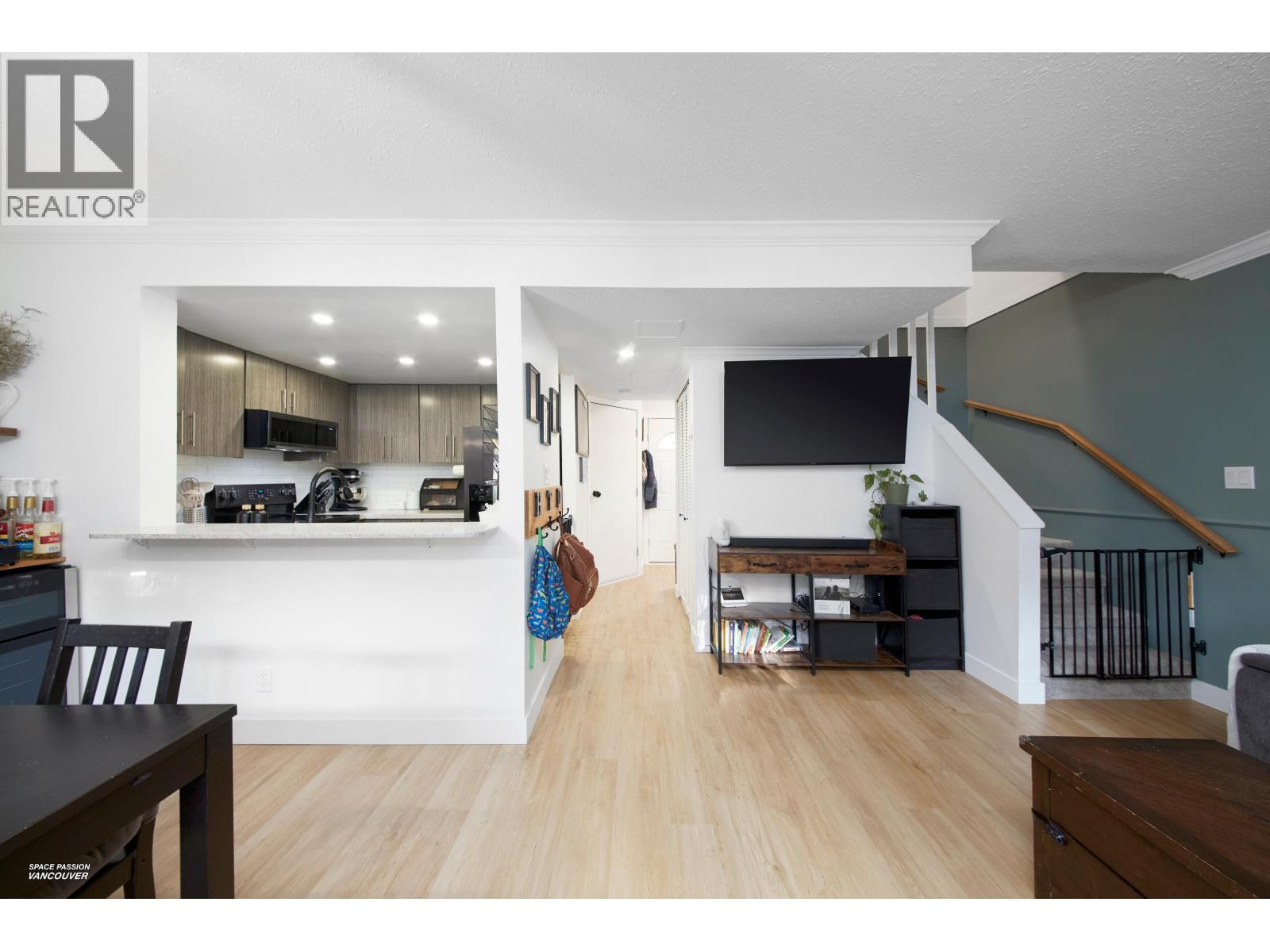 16 21550 CHERRINGTON AVENUE, Maple Ridge