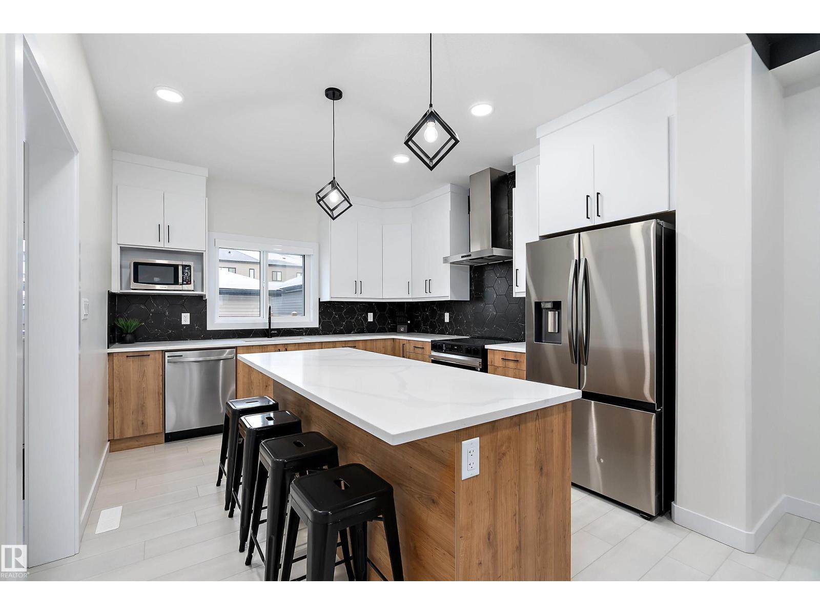 40 CHAMBERY CR, St. Albert