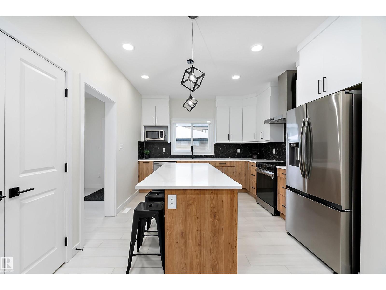 40 CHAMBERY CR, St. Albert